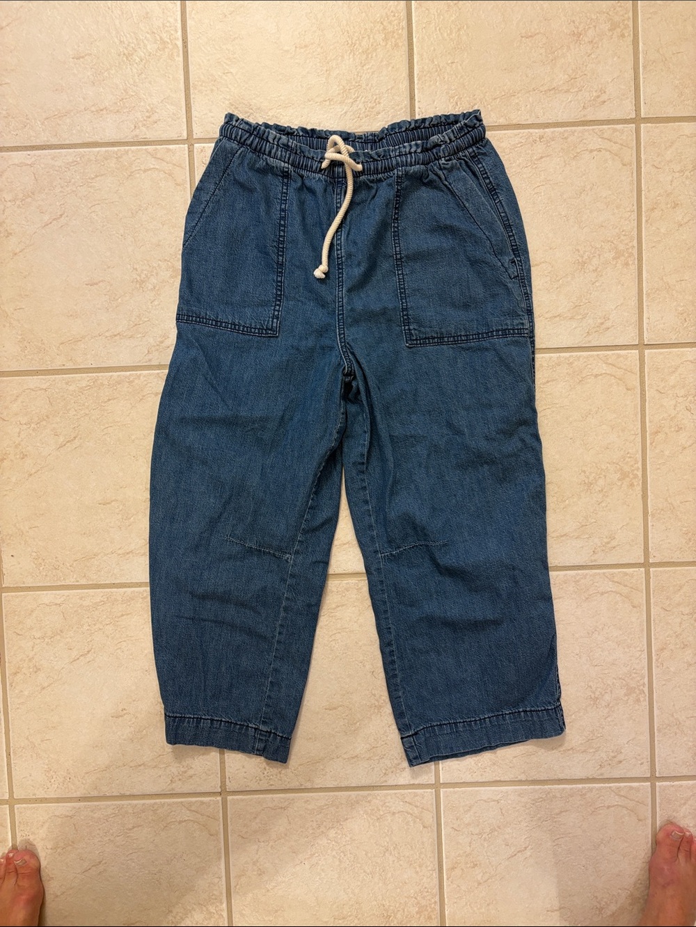 Old Navy  Blue Denim Cropped Pants with Cream Drawstring